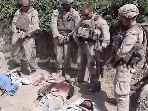 Vojaci močili na mŕtve telá bojovníkov afganského hnutia Taliban