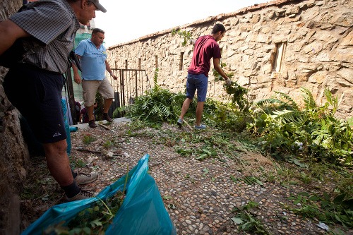 Mestské hradby v Bratislave pomôžu v sobotu upratať aj ľudia bez domova