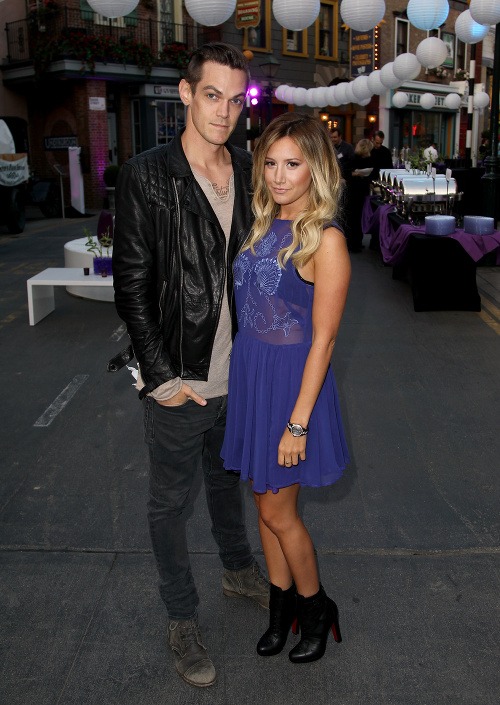 Christopher French a Ashley Tisdale