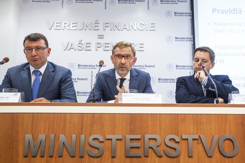 Prezident finančnej správy František Imrecze, generálny riaditeľ spoločnosti TIPOS Ladislav Kriška a Peter Kažimír