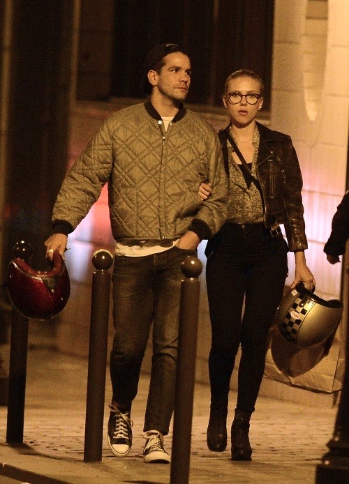 Scarlett Johansson po boku snúbenca Romaina Dauriaca vyzerala ako tuctovka z ulice.