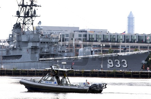 Streľba v budove amerického vojenského námorníctva vo Washingtone