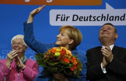 Voľby v Nemecku: víťazkou je, podľa všetkého, strana CDU Angely Merkelovej. Tá má obrovskú radosť.