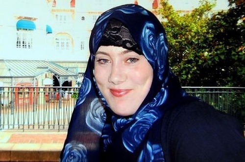 Samantha konvertovala na islam