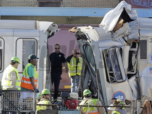Pri zrážke vlakov v Chicagu utrpelo zranenia 33 ľudí