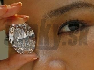 Biely diamant sa predal na dražbe za rekordnú sumu 27,3 milióna USD
