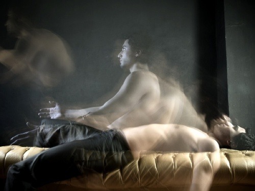 List vyfotografovaný Kirlianovou technikou. Podobne vyzerá i fotografia umierajúceho človeka od Korotkova. 