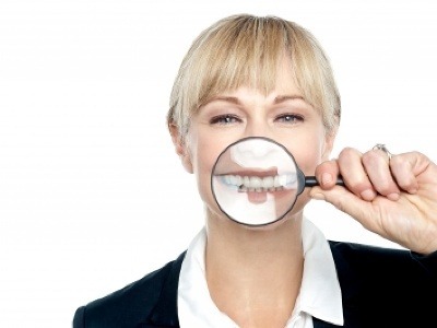 Asi každý z nás túži po žiarivo bielom úsmeve