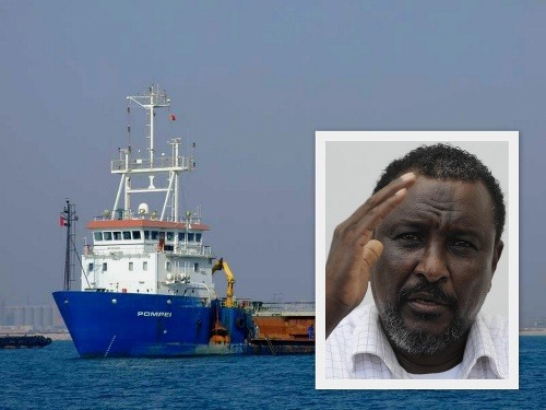 Mohamed Abdi Hassan je obvinený z únosu belgickej lode Pompei v roku 2009.
