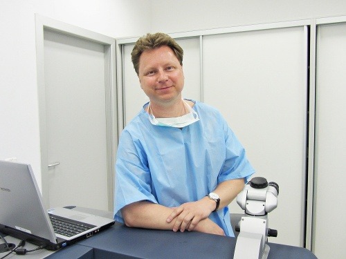 MUDr. Marián Šalát je oftalmológom v klinike Cornea.