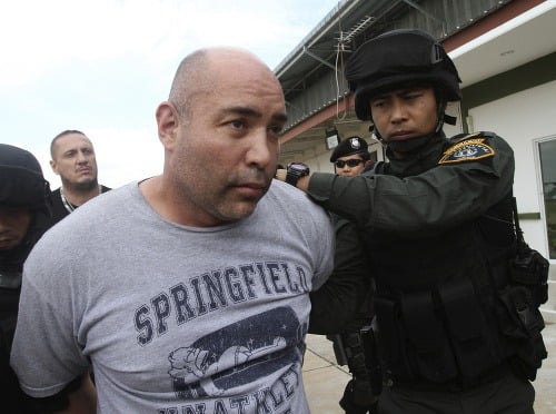 Takto polícia zatýkala šéfa siete, Američana Josepha Manuela Huntera.