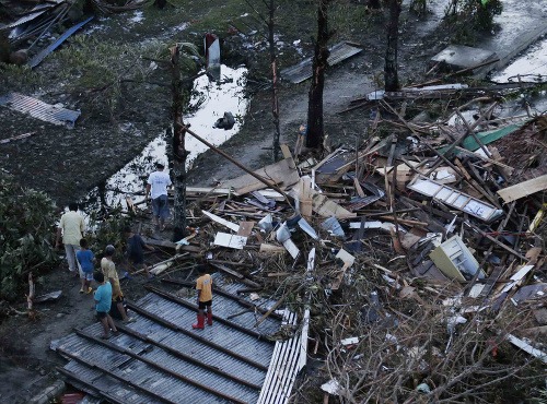 Počet obetí supertajfúnu Haiyan odhadujú na 10 tisíc