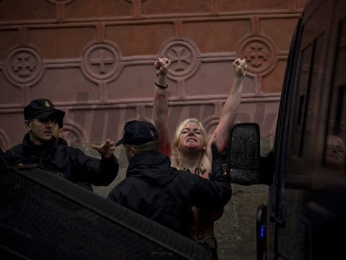 Polonahé aktivistky Femen narušili demonštráciu proti potratom v Španielsku