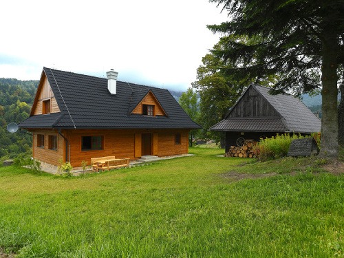 Slovenská drevenica v tradičnom duchu postavená moderným spôsobom