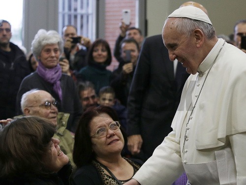 Pápež František sa v nedeľu stretol s veriacimi.