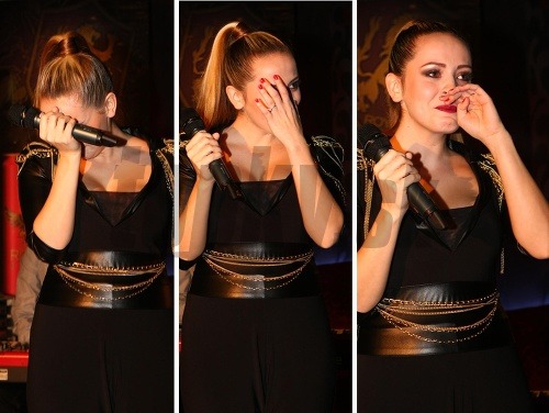 Dominika Mirgová sa počas krstu svojho albumu neubránila slzám. 