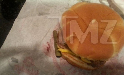 Cheeseburger s pochúťkou vo vnútri