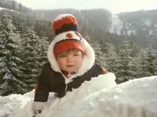 Nezabudnuteľný Matýsek si z filmovania nič nepamätal. O tom, že hral v komédii, sa dozvedel až od mamy, keď mal 7 rokov. 