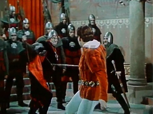Kráľ Kazisvet bol v tejto scéne poriadne nebezpečný. Herec totiž meč držal v ruke po prvýkrát. Raz sa ním zahnal a princ Radovan mal odrezanú podrážku na topánke.