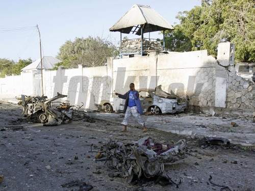 Pri bombových útokoch v Mogadišu zomrelo 11 ľudí