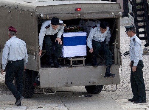 Izraelského expremiéra Šarona pochovali na rodinnej farme
