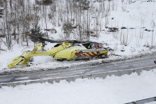 Nórsky záchranársky vrtuľník havaroval, dvaja členovia posádky zomreli