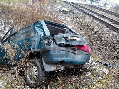 Zrážka vlaku IC 505 Doxxbet z Bratislavy do Košíc s cestným motorovým vozidlom