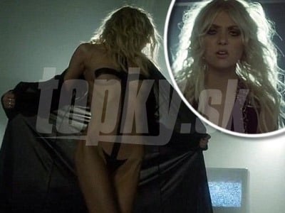 Taylor Momsen v odvážnom videoklipe ku skladbe Heaven Knows predviedla svoje celkom nahé telo.