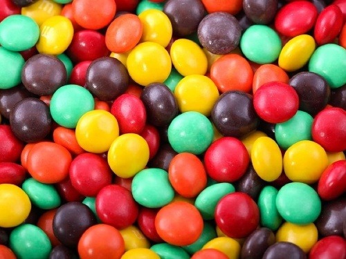 Pozor na zvýšenú konzumáciu sladkostí, kde môžu byť nebezpečné éčka.