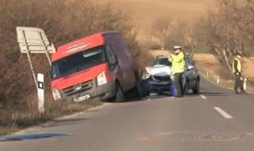 Až štyri havarované autá na jednom mieste