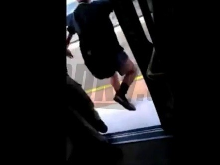 Mladík vyskočil za jazdy z vlaku