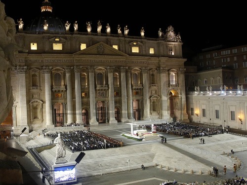 Pápež viedol večernú vigíliu za mier v Sýrii