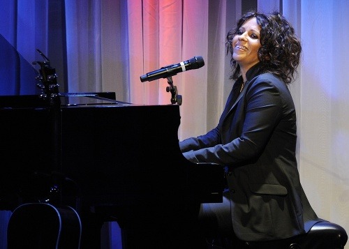 Linda Perry
