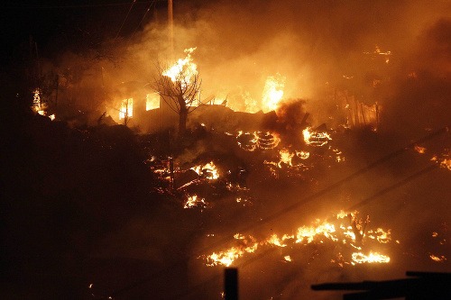 Pri požiari v meste Valparaíso zahynulo najmenej 12 ľudí