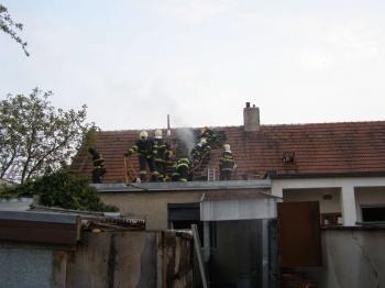 Počas víkendu horeli v Trnavskom kraji dva rodinné domy