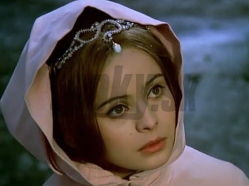 Libuše Šafránková ako Popelka je v upravenom filme ešte krajšia. 