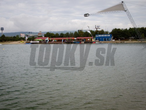 Areál vodných športov na bratislavskom jazere Zlaté piesky