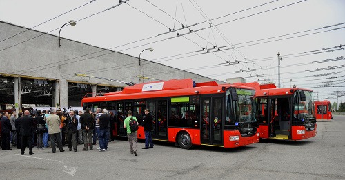 Nové trolejbusy počas ich predstavenia v rámci obnovy vozového parku Dopravného podniku Bratislava