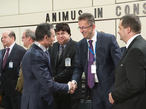 Šéf NATO Rasmussen a minister Glváč