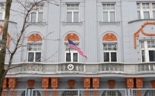 Ambasáda Spojených štátov amerických na Hviezdoslavovom námestí. 