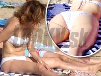 Jennifer Lopez prekvapila ochabnutým telom - na verejnej pláži pretŕčala faldy na zadku aj na bruchu.