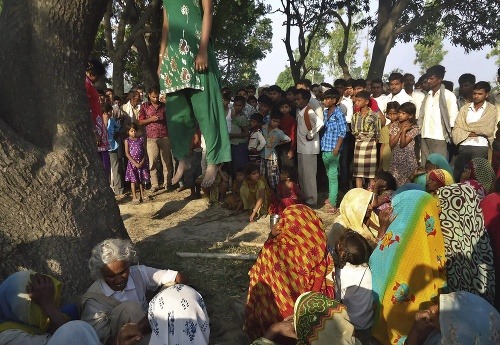 Gang v Indii znásilnil a obesil dve tínedžerky