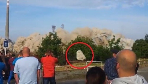 Letiaci kameň zasiahol jedného muža