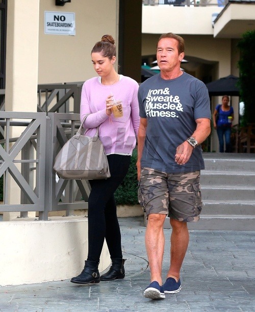 Arnold Schwarzenegger po raňajkách s krásnou dcérou Christinou