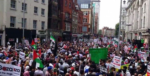 Mohutné protesty v Londýne
