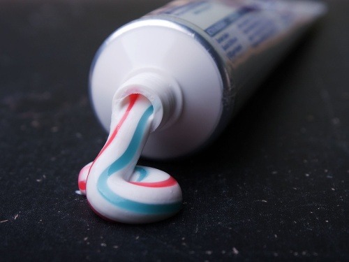 Colgate total je nebezpečná.