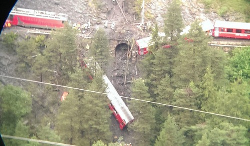  Vykoľajený vlak v Alpách