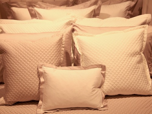 Vankúše plnené obilnými plevami sú prírodnou alternatívou k vankúšom plneným syntetickými materiálmi