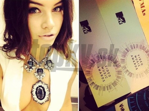 Miss Slovensko 2013 Karolína Chomisteková si užila odovzdávanie cien MTV. Na červenom koberci ohurovala hlbokým výstrihom. 