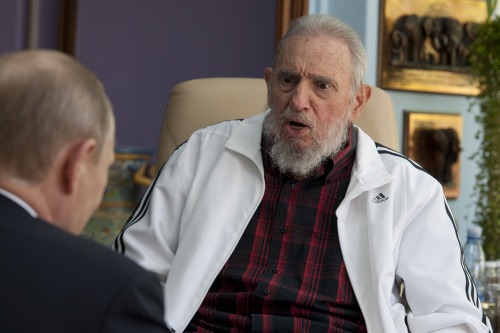Fidel Castro v rozhovore s Vladimirom Putinom na jeho turné po Latinskej Amerike